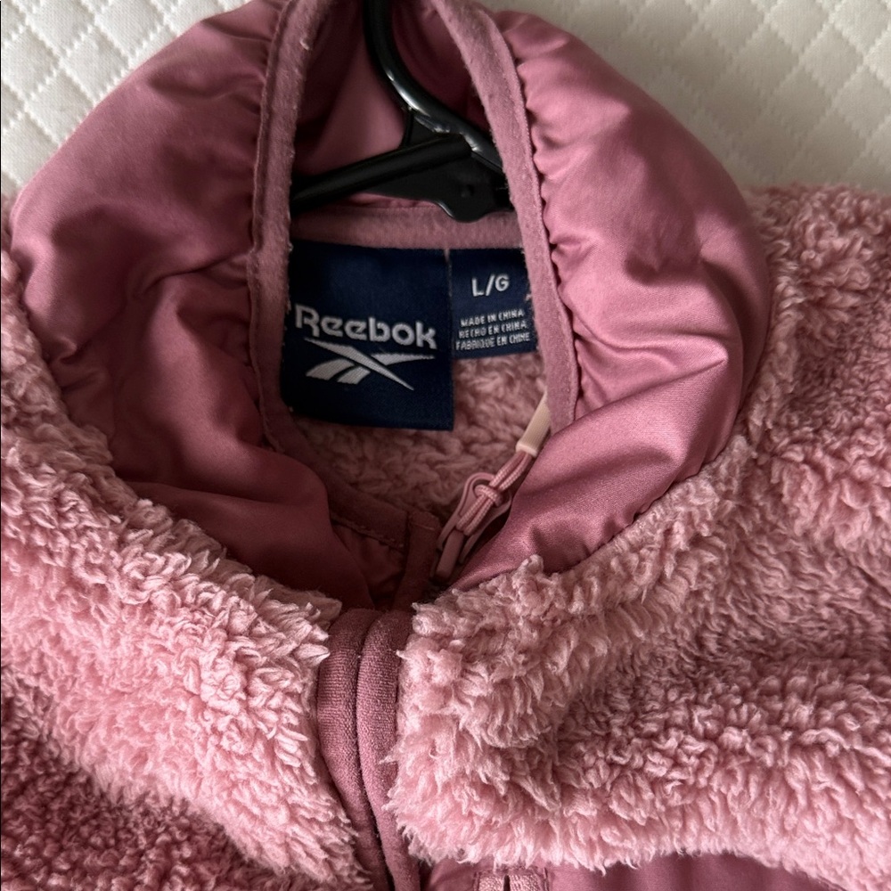 reebok - Picture 2 of 3